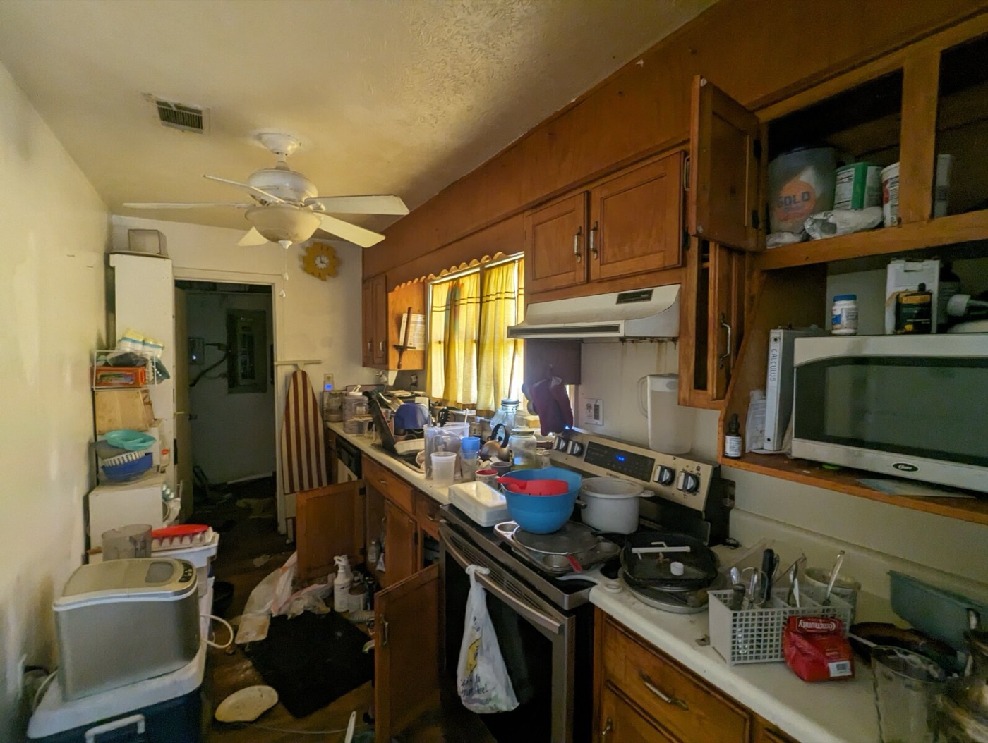 The kitchen of a house bought without cleaning